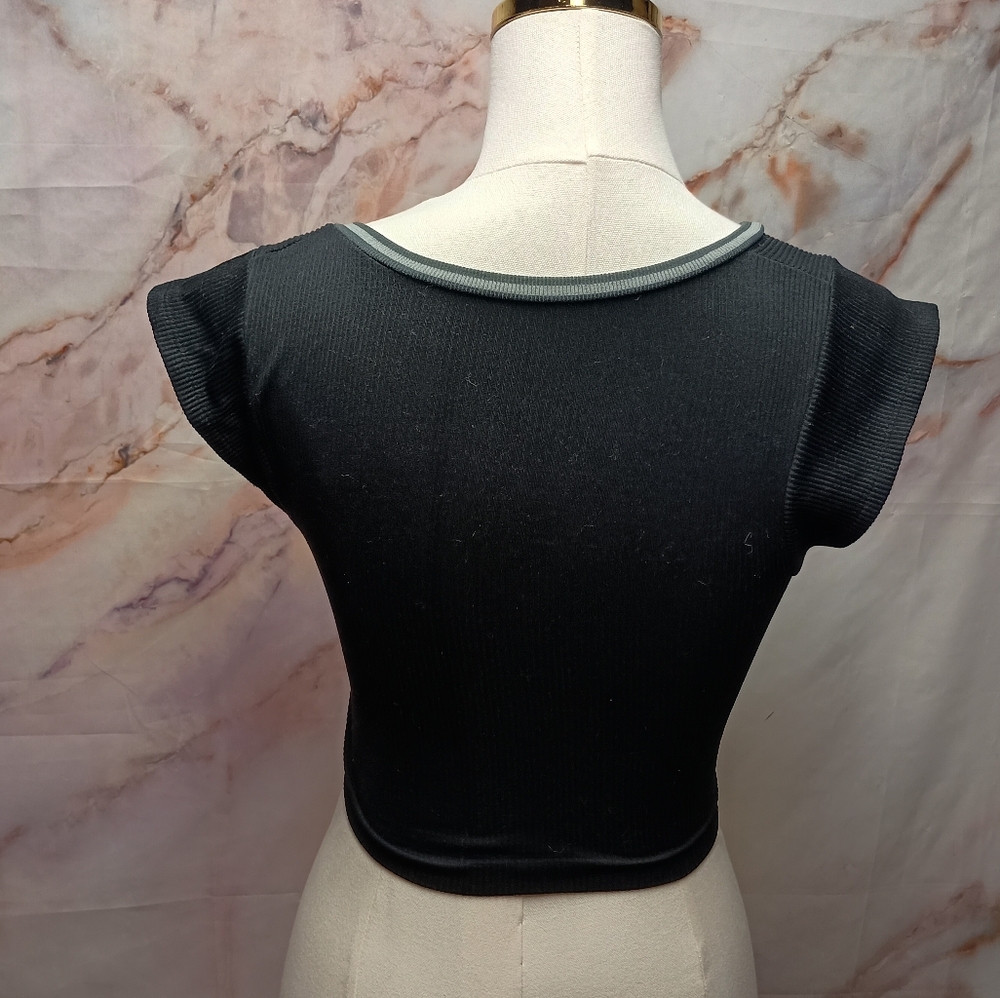 Urban Outfitters Black Crop Top - Picture 3 of 4